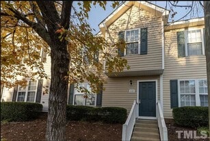 Building Photo - 2128 Walnut Bluffs Ln