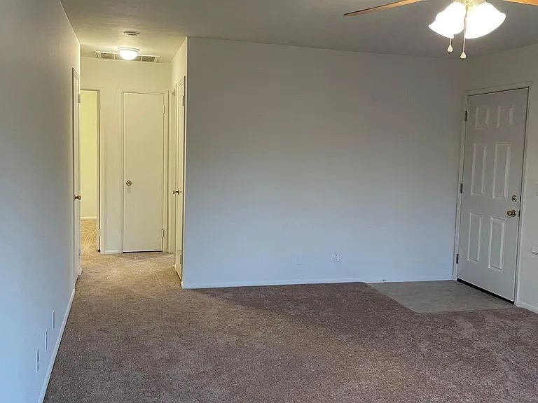 Building Photo - 9546 Mason St