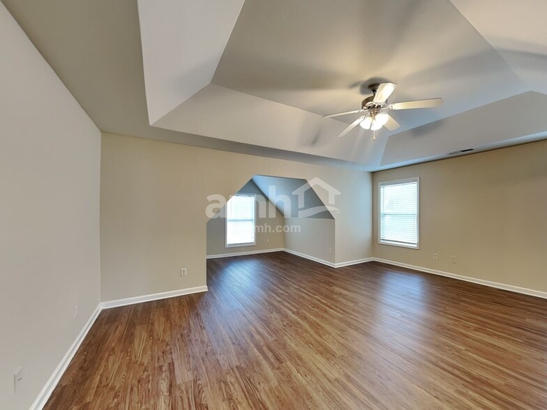 Building Photo - 17 Brookvalley Ct W