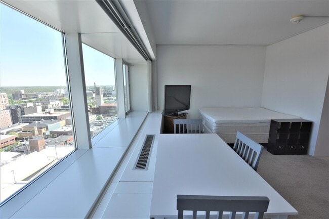 Building Photo - 555 E William St