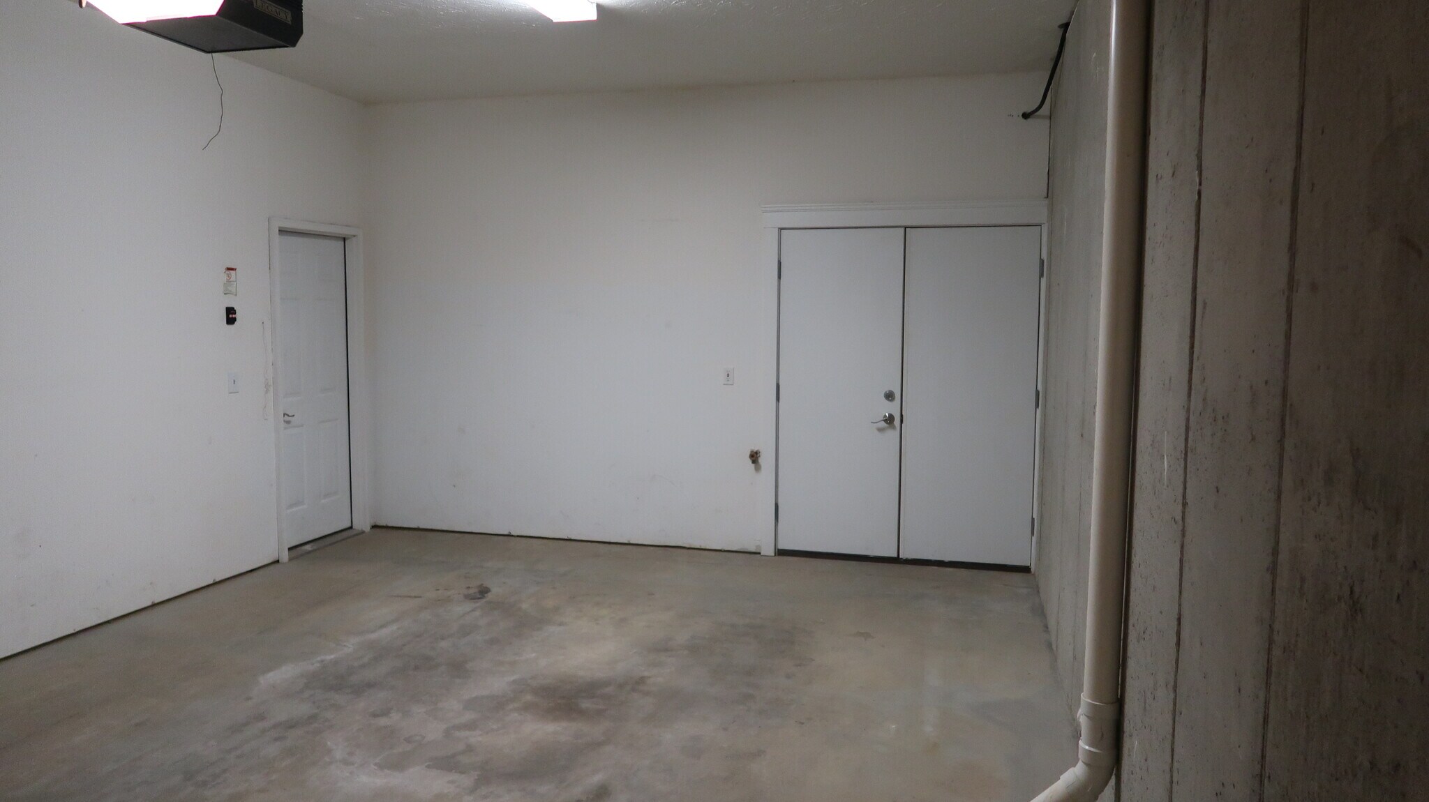 Building Photo - 3220 Linwood Ave