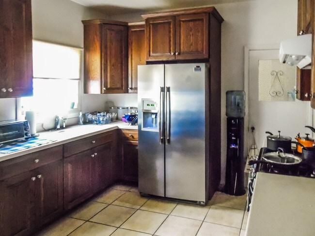 Building Photo - 201 S Arnaz Dr