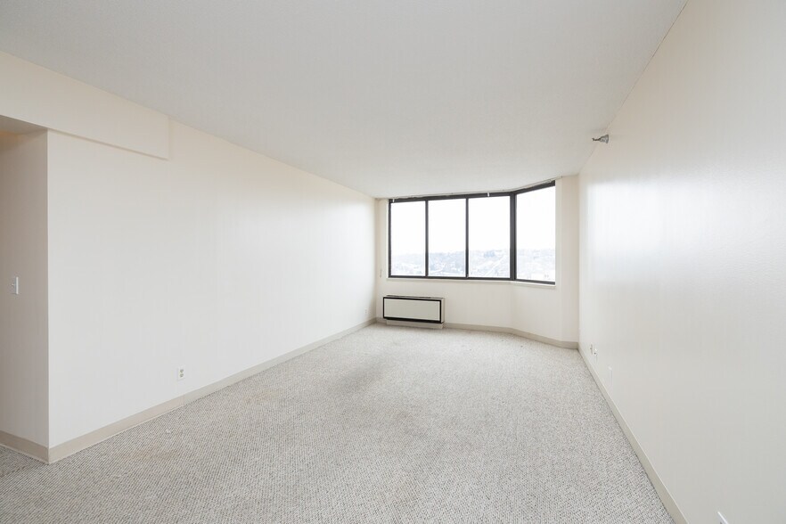 Building Photo - 291 7th St W