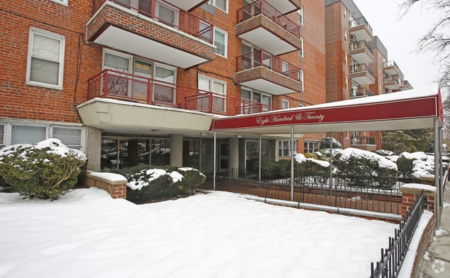 Building Photo - 820 Ocean Parkway