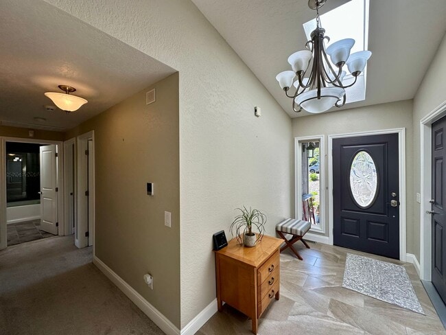 Building Photo - 2710 Lakeridge Ln