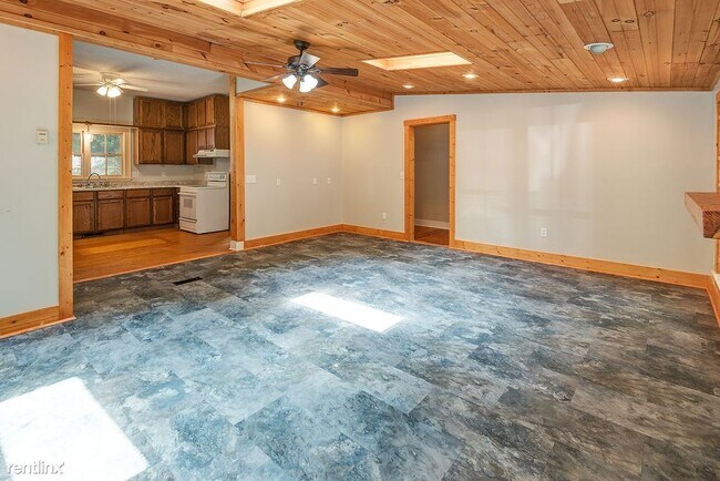Building Photo - 2 br, 2 bath House - 45 Short Street 1
