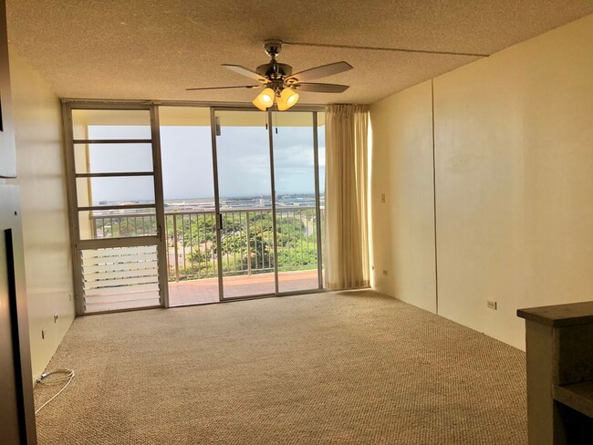 Building Photo - Century West 2 bedroom 2 bathroom 1 covere...