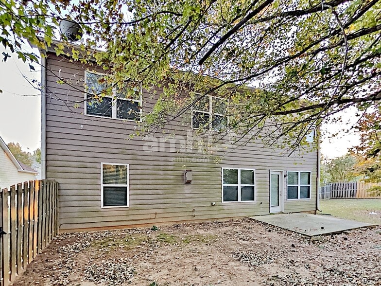 Building Photo - 3840 Aspen Springs