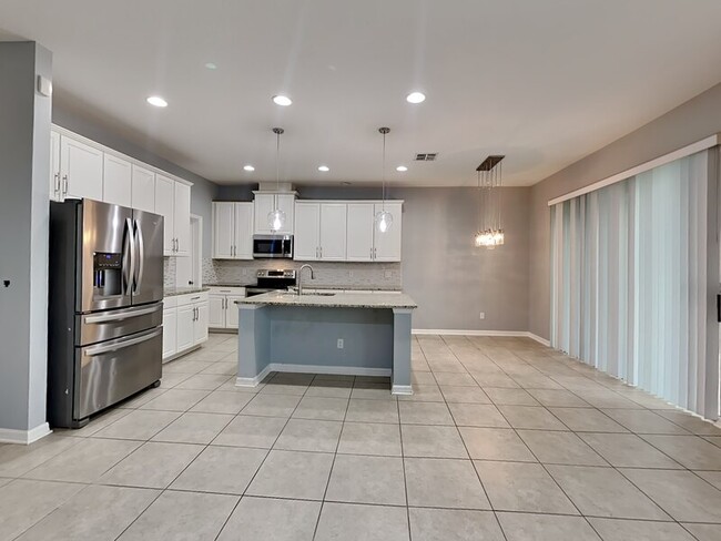 Building Photo - 5955 Paxton Ct