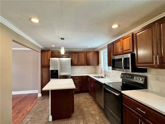 Building Photo - 496 Pebbleview Dr