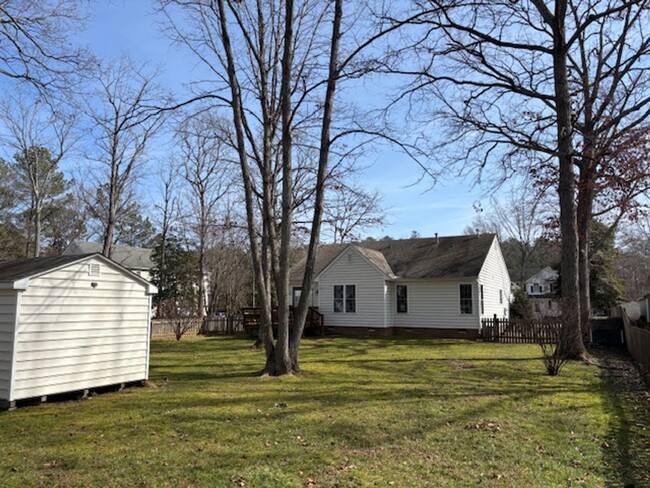 Building Photo - Fox Head 3 Bdrm/2Bath Ranch with Garage