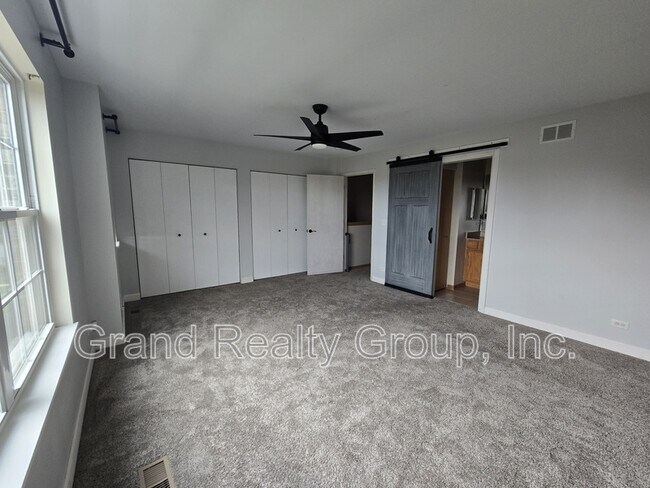 Building Photo - 552 Richard Brown Blvd