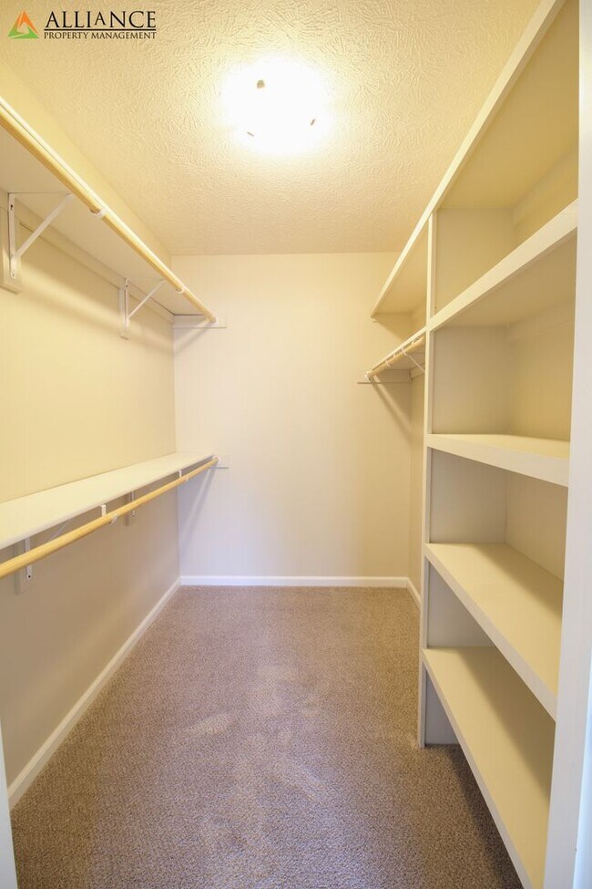 Building Photo - Beautiful Home on Corner Lot!