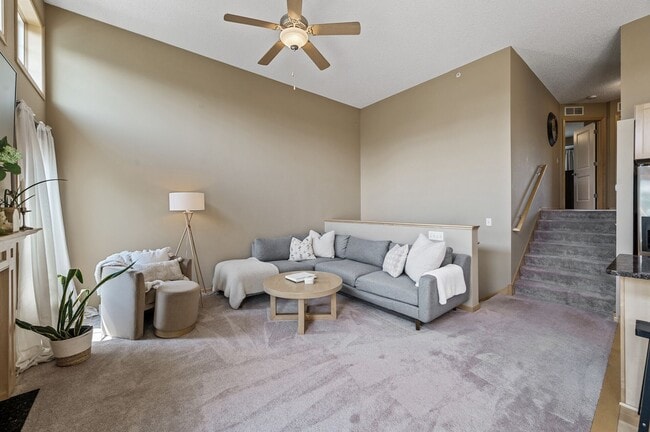 Building Photo - Spacious 3-Bedroom Townhome in Prime Savage/Prior Lake Location