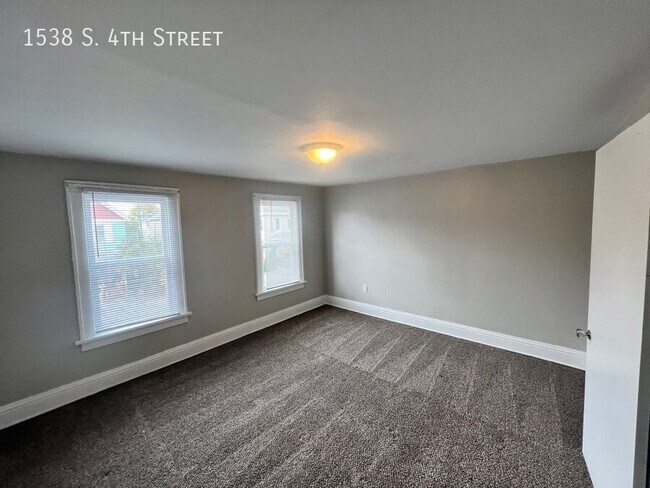 Building Photo - 1538 S 4th St
