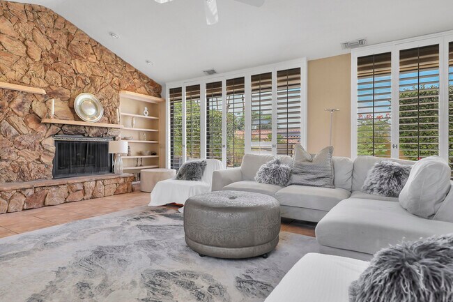 Building Photo - 72816 Mesa View Dr