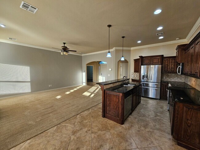 Building Photo - (4) Bed/(2) Bath in Winfield Addition OKC!