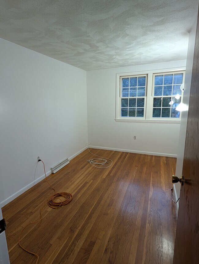 Building Photo - 31 Carline Dr