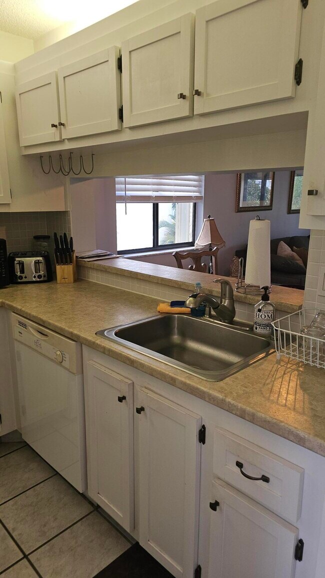 Building Photo - 3138 Via Poinciana