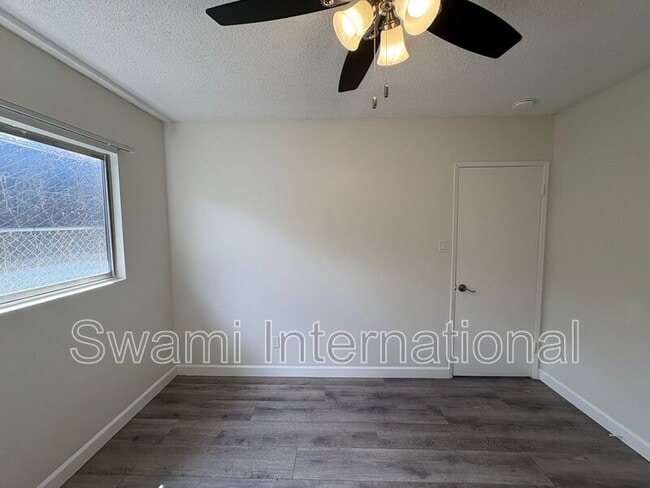 Building Photo - 21612 Berendo Ave