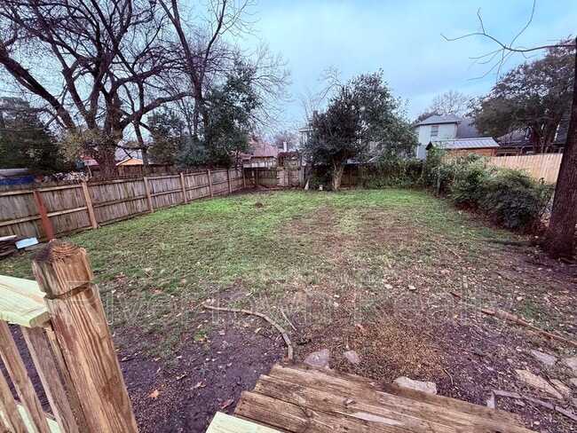 Building Photo - 2184 Cowden Ave