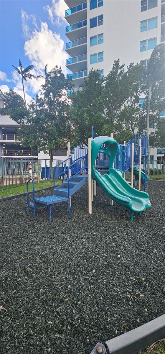 Building Photo - 2681 N Flamingo Rd