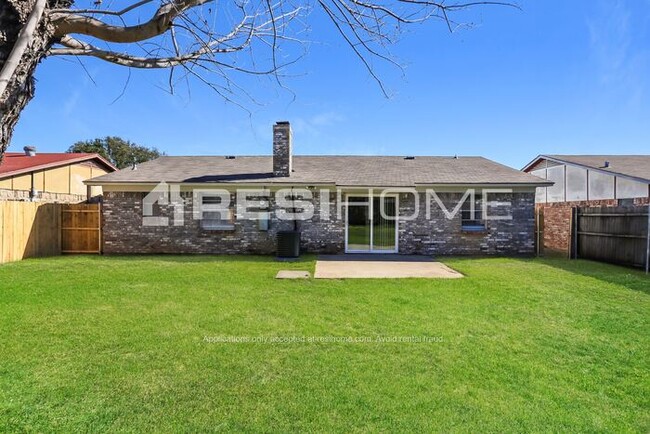 Building Photo - 3051 Shane Dr