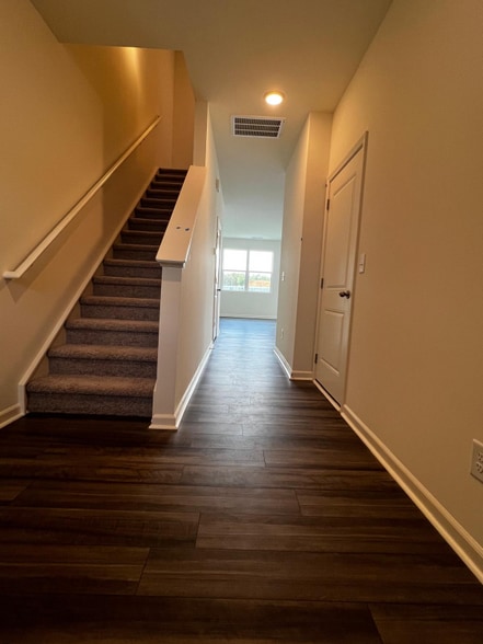 Building Photo - 125 N Chubb Rdg