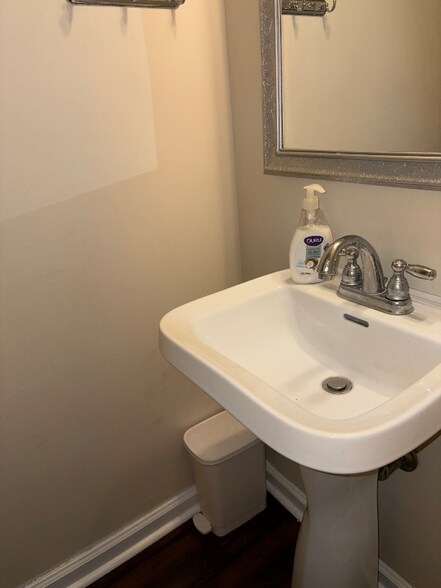 Building Photo - 9904 Worthington Blvd