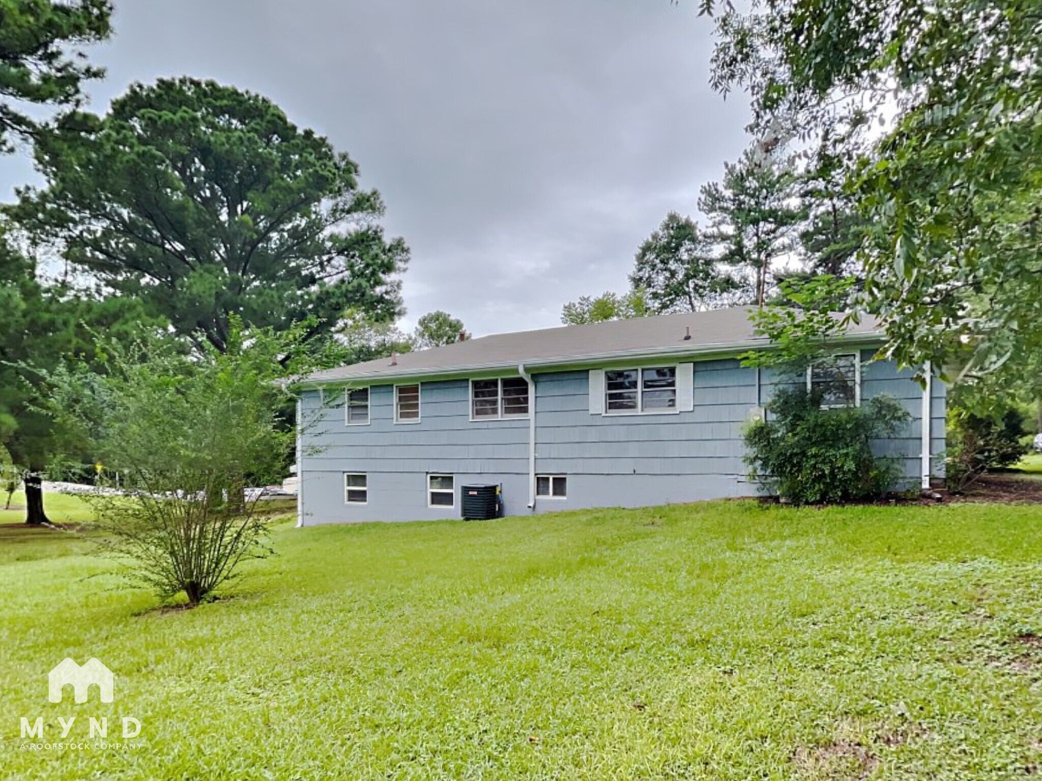 Building Photo - 921 N Highland Dr