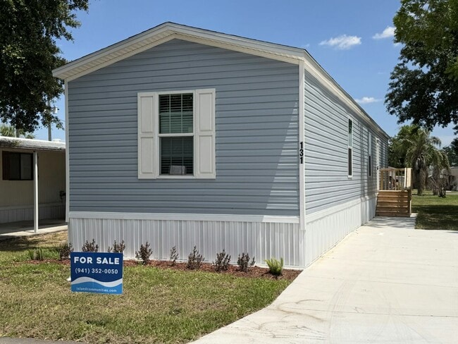 Building Photo - 131 Lakeside Garden Cir