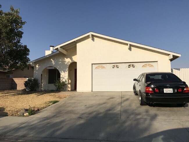 Building Photo - Beautiful 3 bedroom home in Lancaster