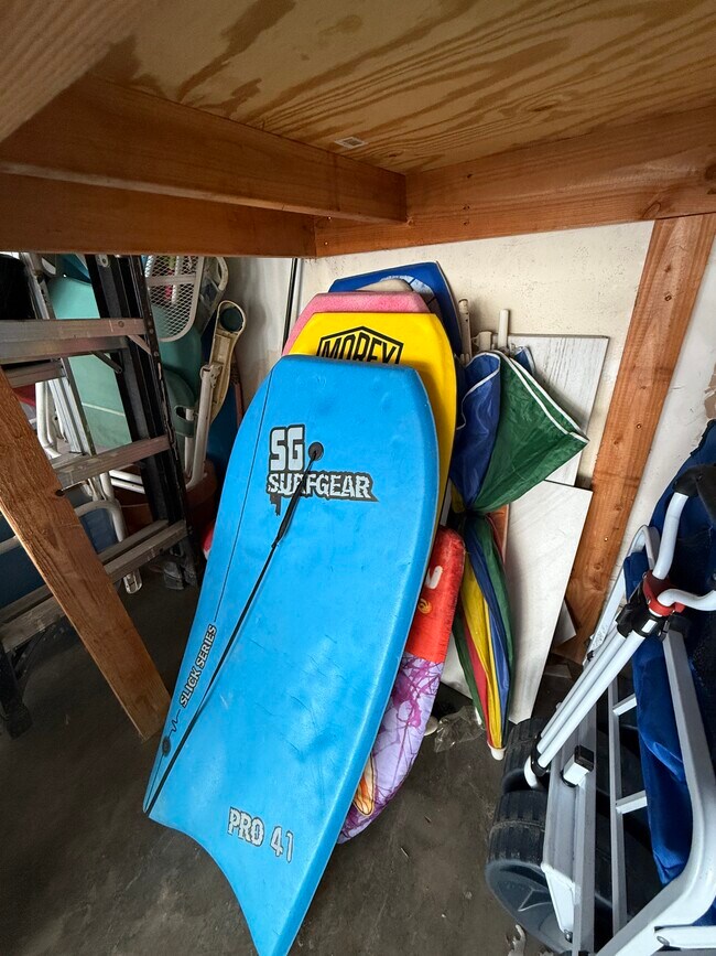 Building Photo - 837 Bard St