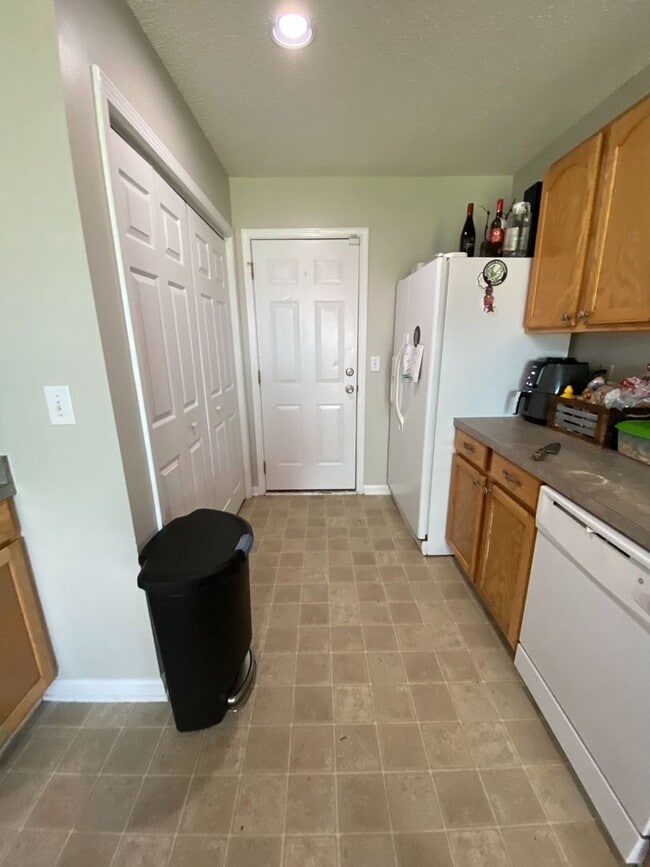 Building Photo - Home Available in Liberty Hall Plantation!