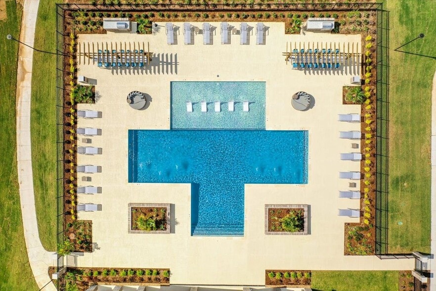 Building Photo - The Oasis at Southpark