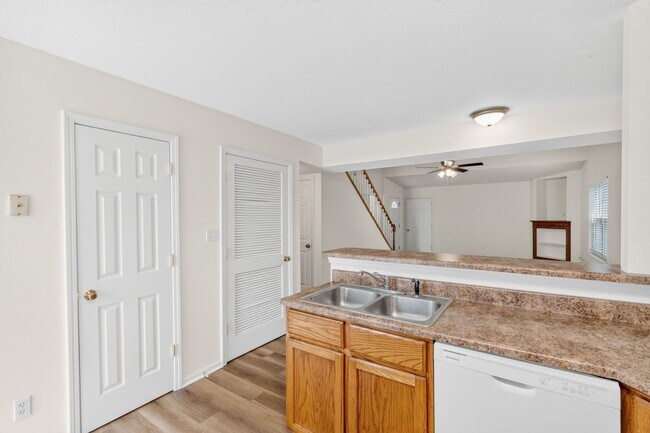 Building Photo - 1716-1718-1718 Juniper Dr