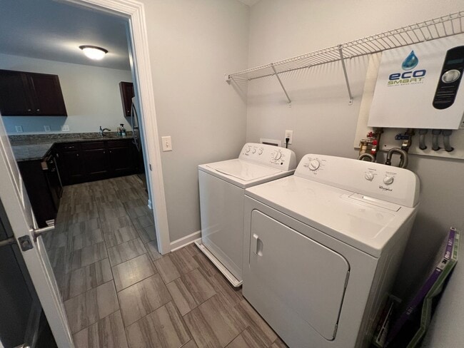 Building Photo - LIVE CLOSE TO MTSU CAMPUS!!!