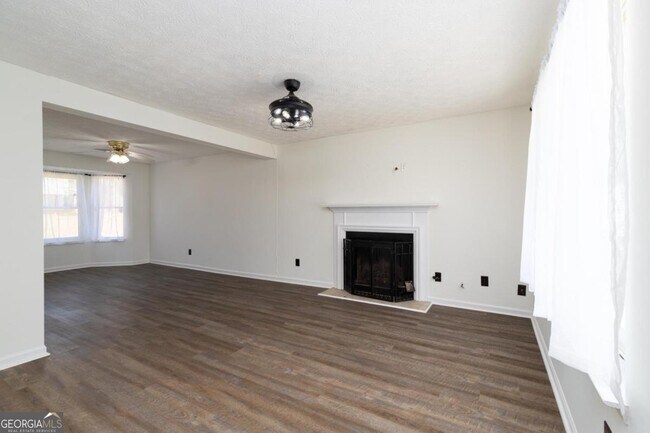 Building Photo - 4091 E Meadow Dr