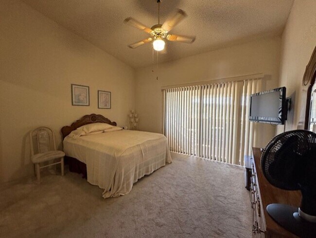 Building Photo - 1BR 1BA Winter Vacation Rental with River Views-RIVERVIEW BLUFFS