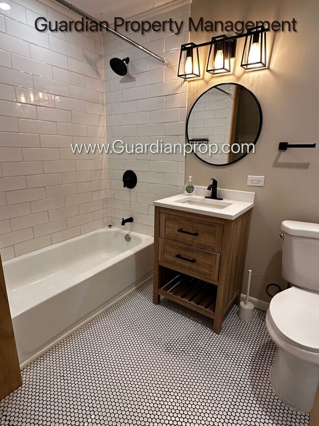 Building Photo - Northeast Minneapolis Single Family Home, ...