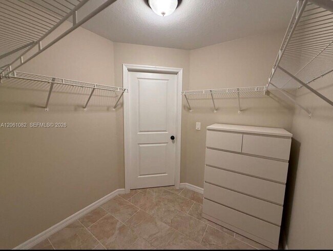 Building Photo - 7033 Waldo Cir
