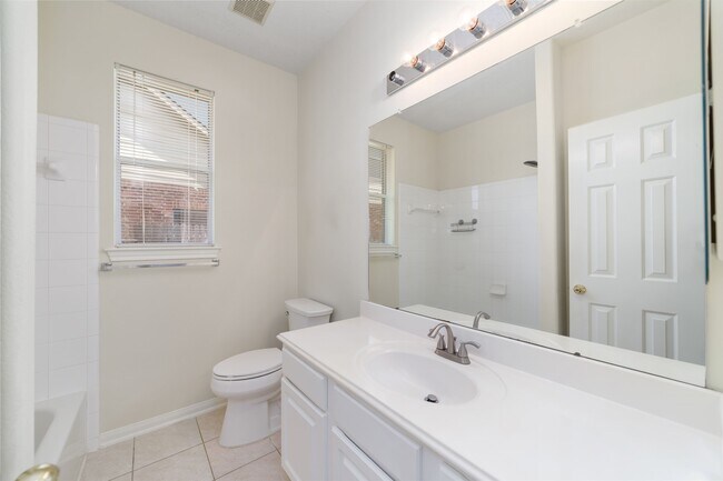 Building Photo - 10603 White Bridge Ln