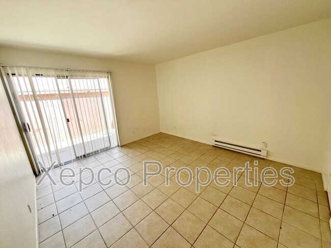 Building Photo - 555 E Cottonwood Rd