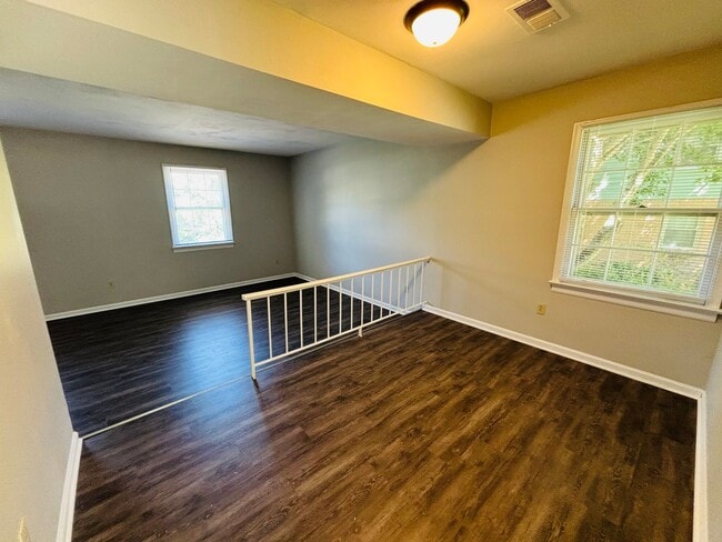 Building Photo - 2712 Wellesley Ct