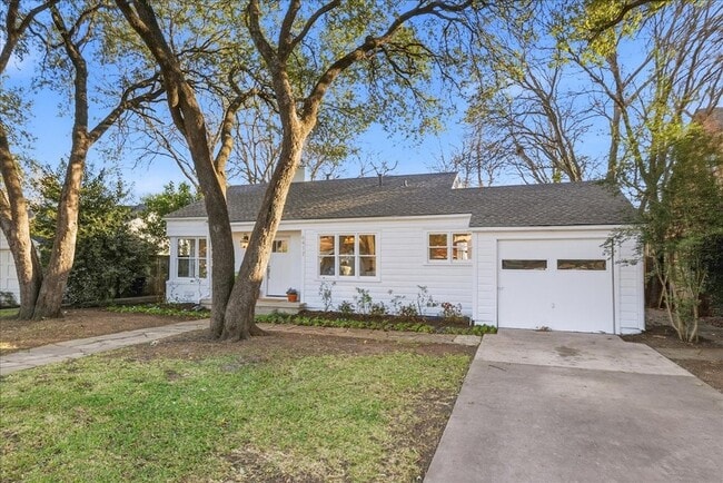 Building Photo - 6417 Darwood Ave