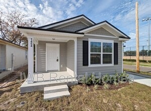 Building Photo - 1454 Francis St