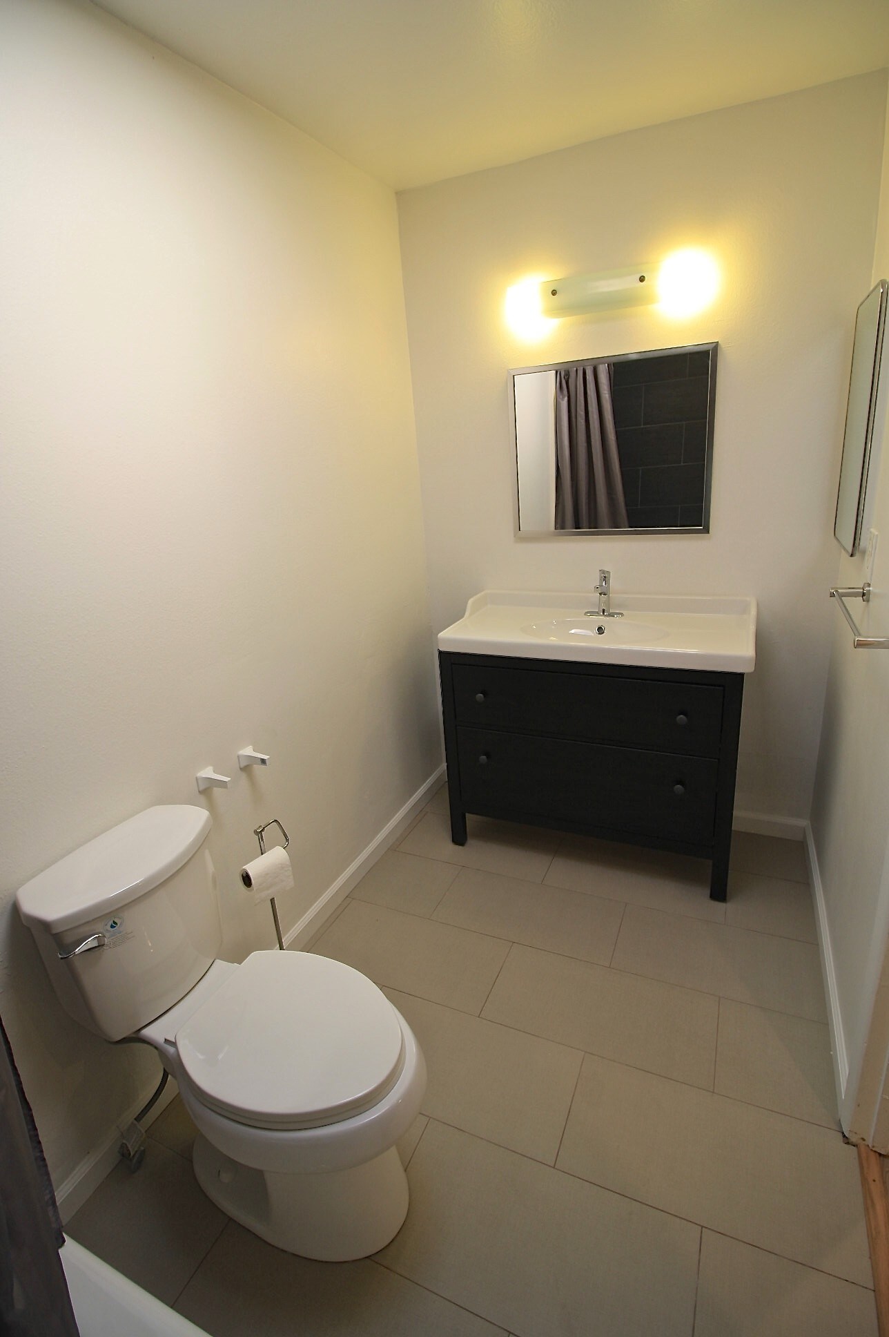 Building Photo - 11138 Aqua Vista St