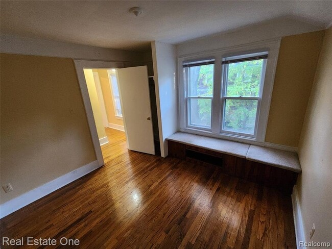 Building Photo - 400 Stratford Rd