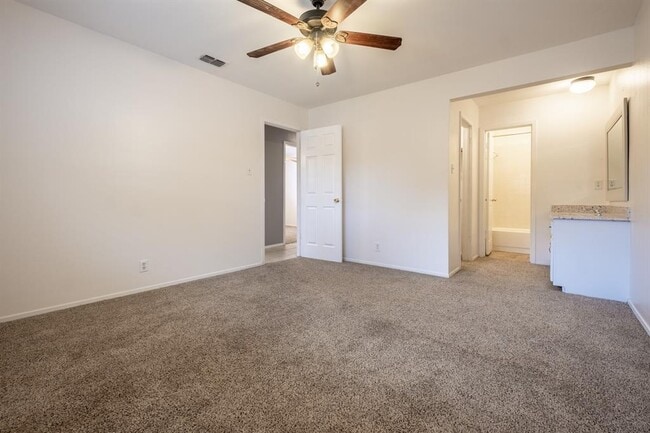 Building Photo - 9009 Sawtooth Ln
