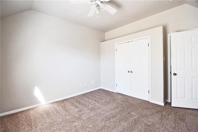 Building Photo - 1005 Cashew Ln